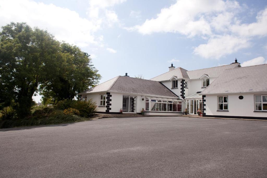 Grovemount House Hotell Ennistimon Exteriör bild