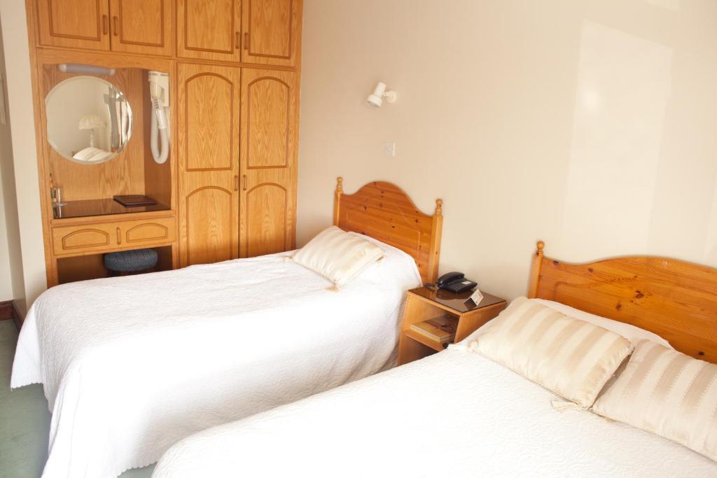 Grovemount House Hotell Ennistimon Rum bild