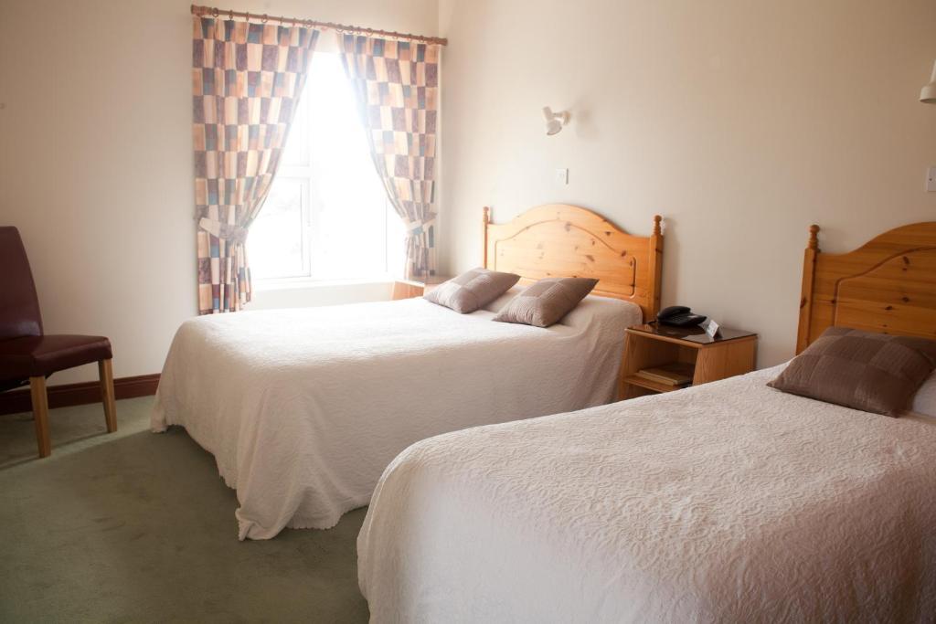 Grovemount House Hotell Ennistimon Rum bild