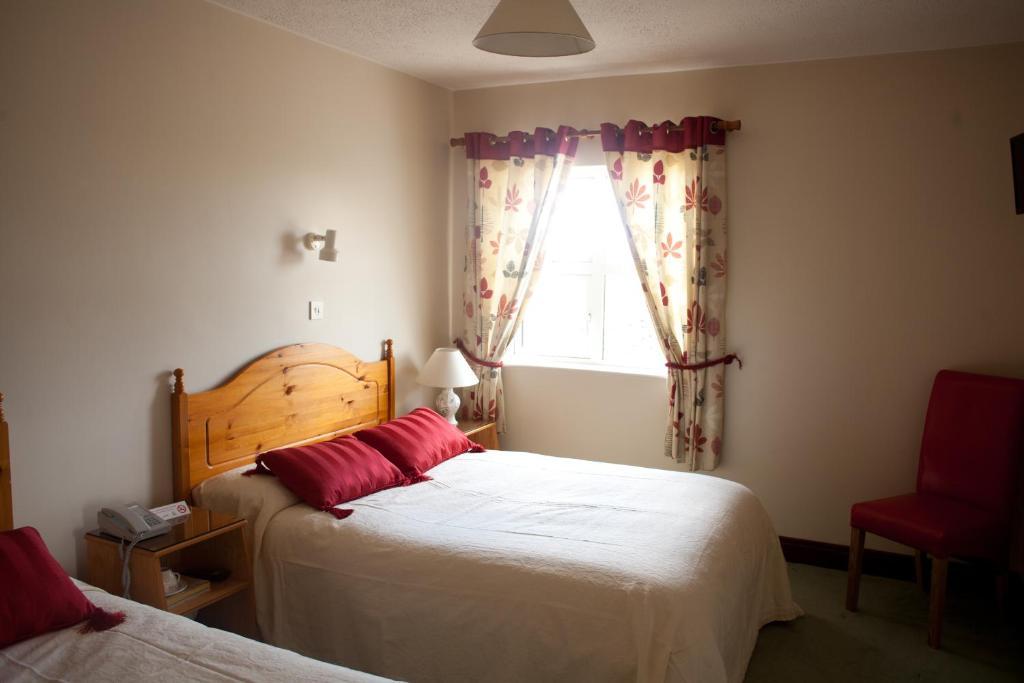 Grovemount House Hotell Ennistimon Rum bild